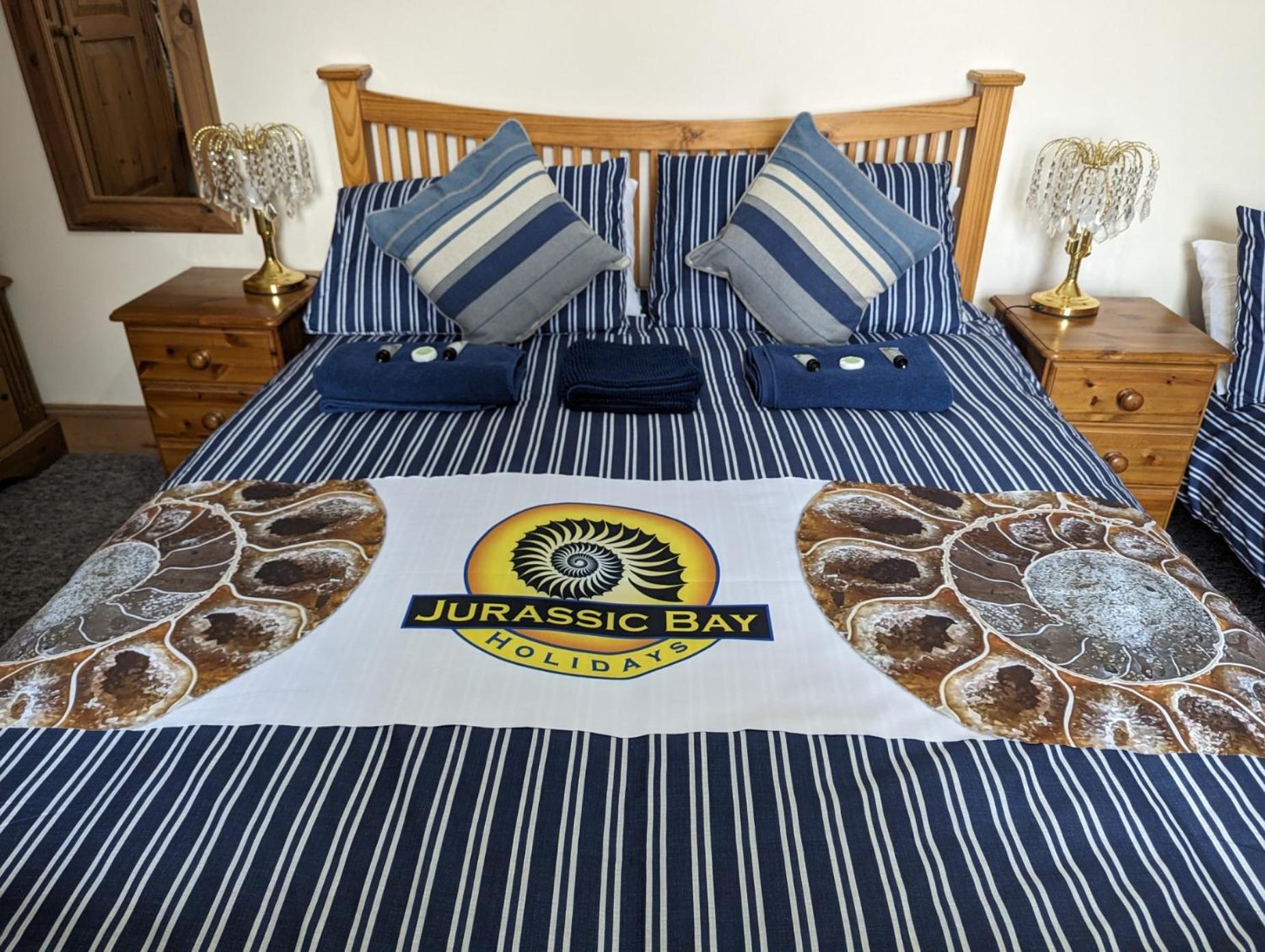 Jurassic Bay Holidays Уеймут Екстериор снимка